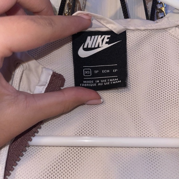 Women’s Nike Windbreaker. Good Condition. XS. - Picture 2 of 5